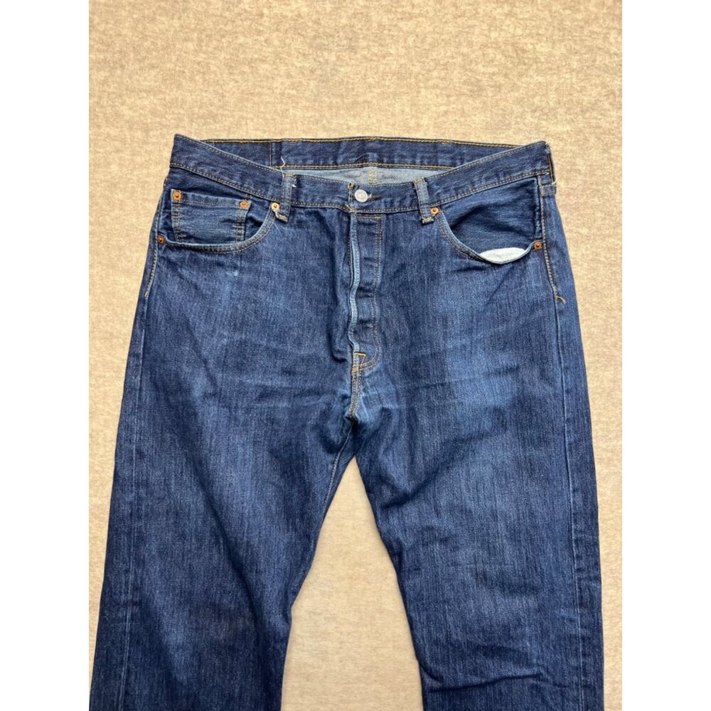 Levi's 501 Button Fly Medium Wash Straight Leg Men's Denim Jeans 38 X 34 - Picture 2 of 10